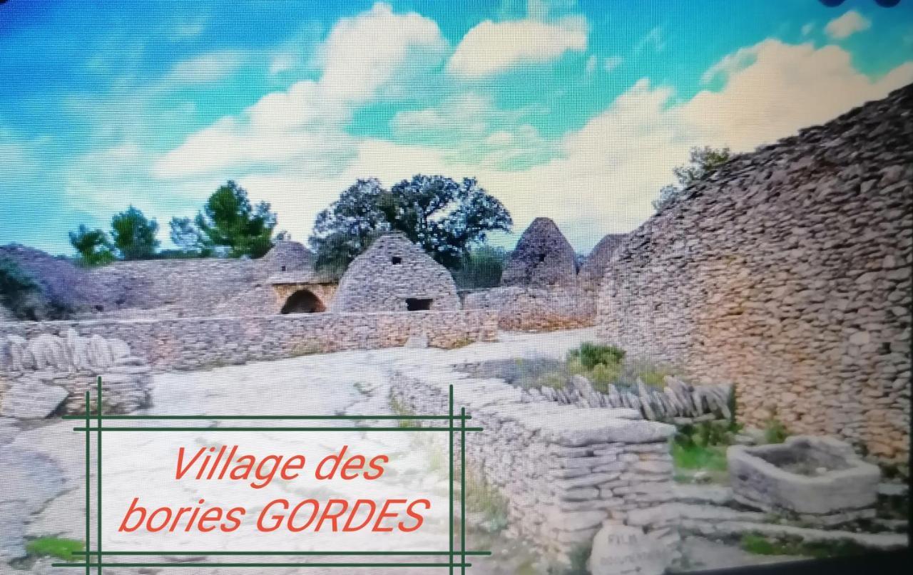La Fee Viviane Et Michel L'Enchanteur Robion en Luberon Экстерьер фото